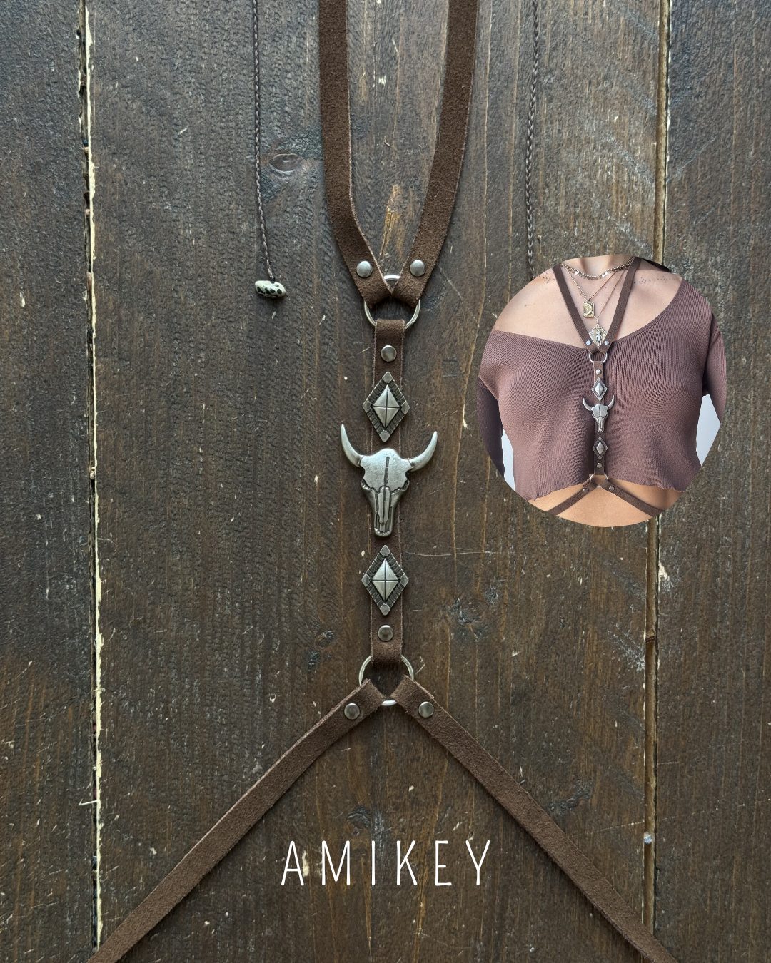 Juun leather harness